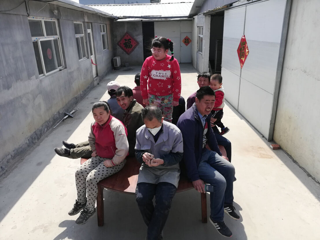 round farmhouse table