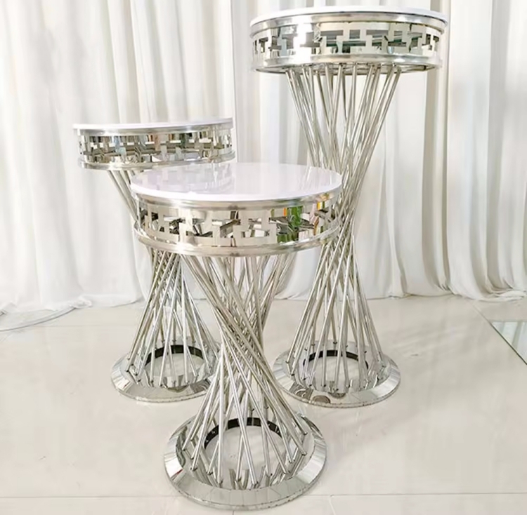 silver cake table